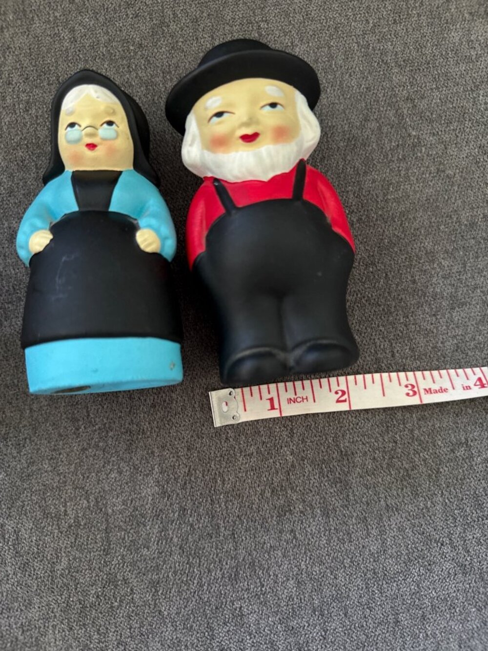 Amish Country Salt & Pepper Shakers With Wooden Holder Hand-Painted Ceramic Coll - Picture 10 of 11